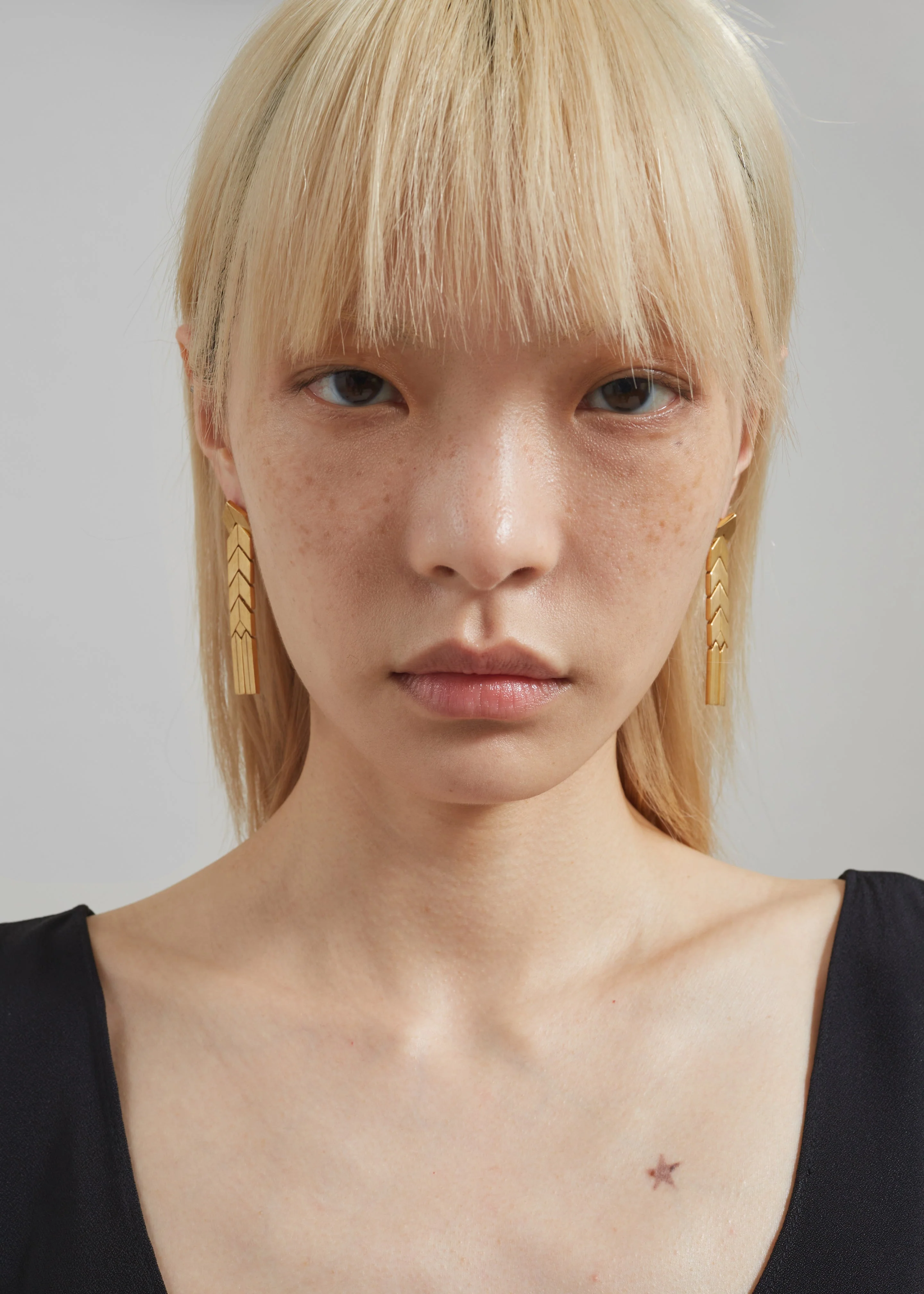 Bevza Flat Spikelet Earrings - Gold - Image 4