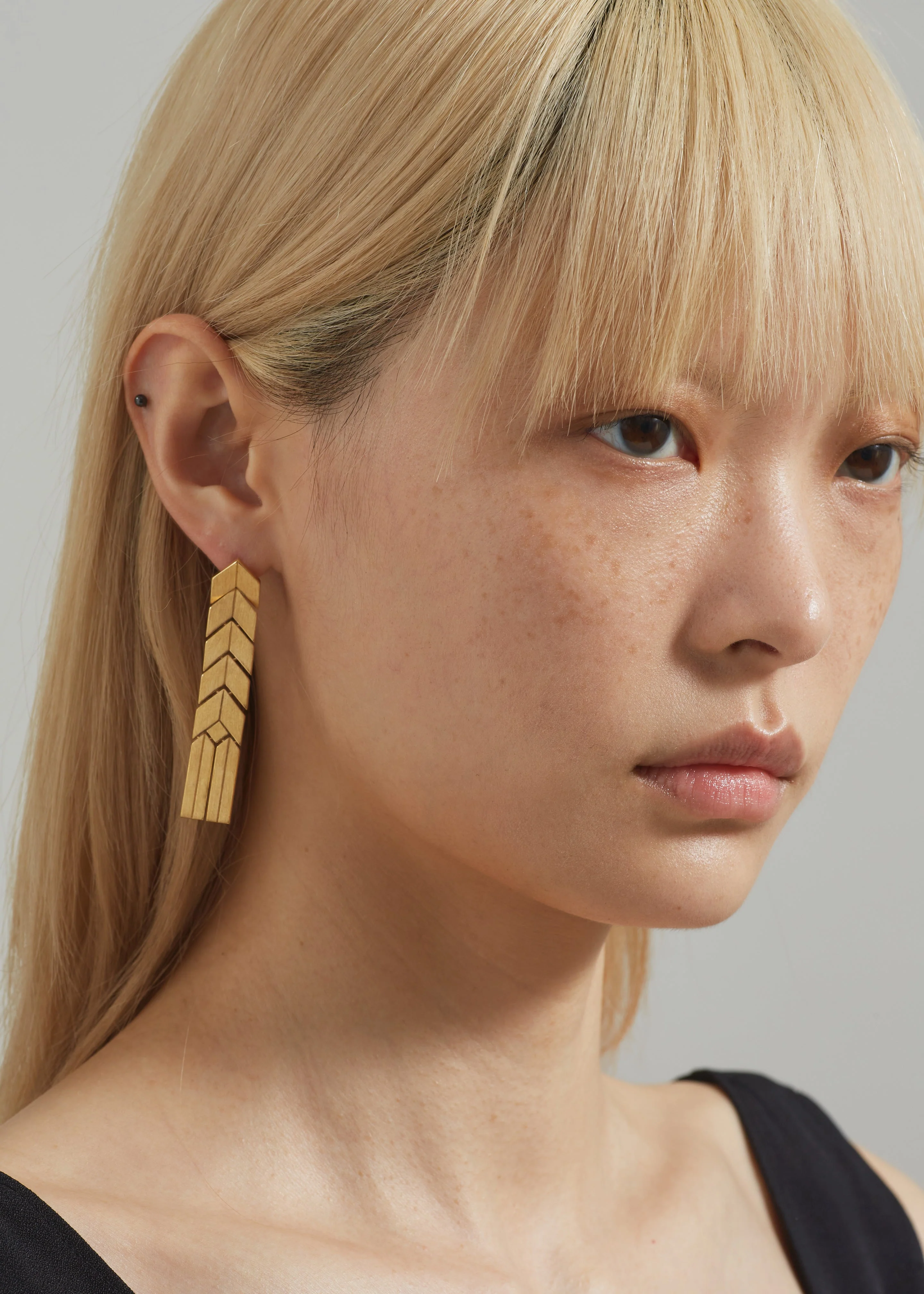 Bevza Flat Spikelet Earrings - Gold - Image 5