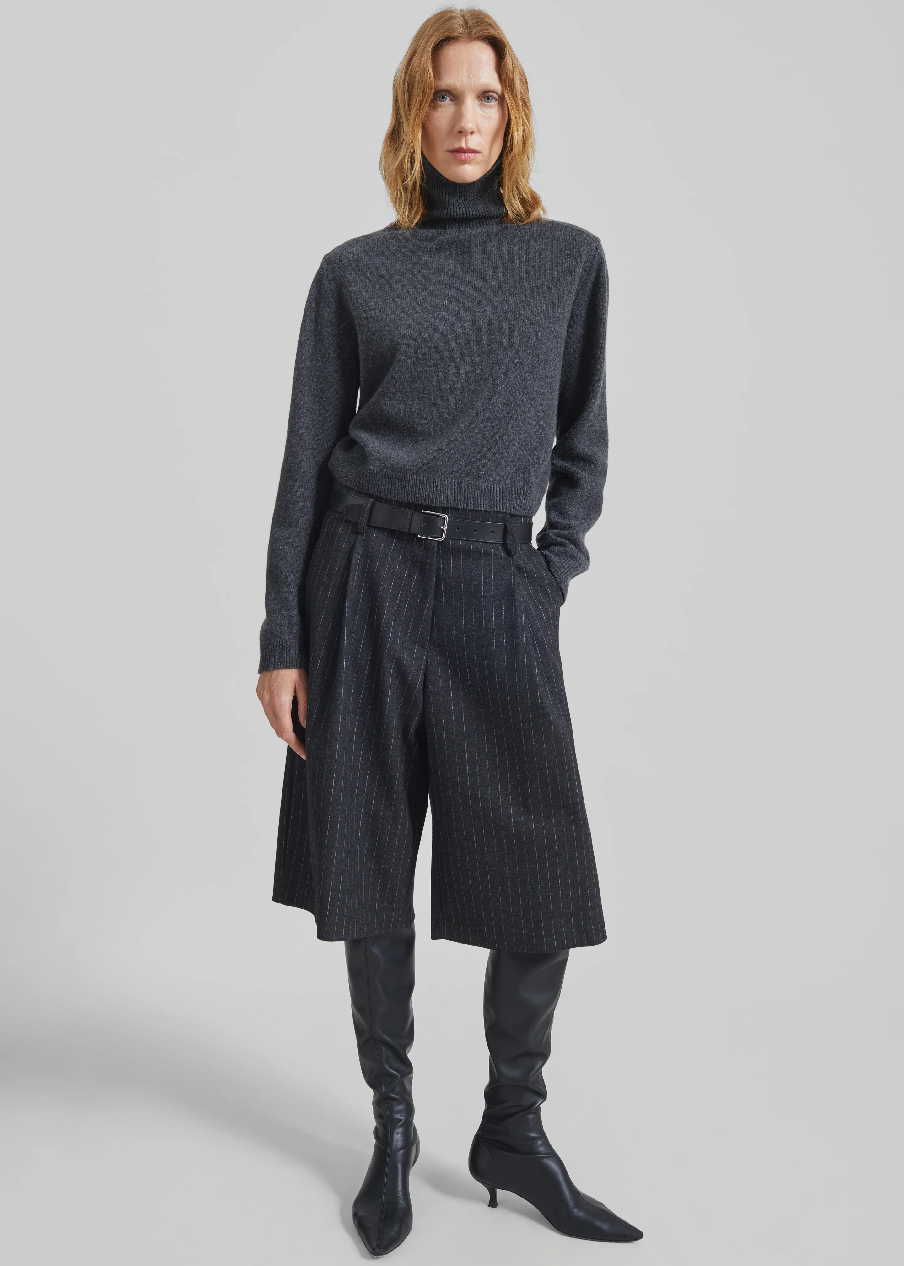 Carlow Bermuda Shorts - Charcoal/White Pinstripe - Image 4