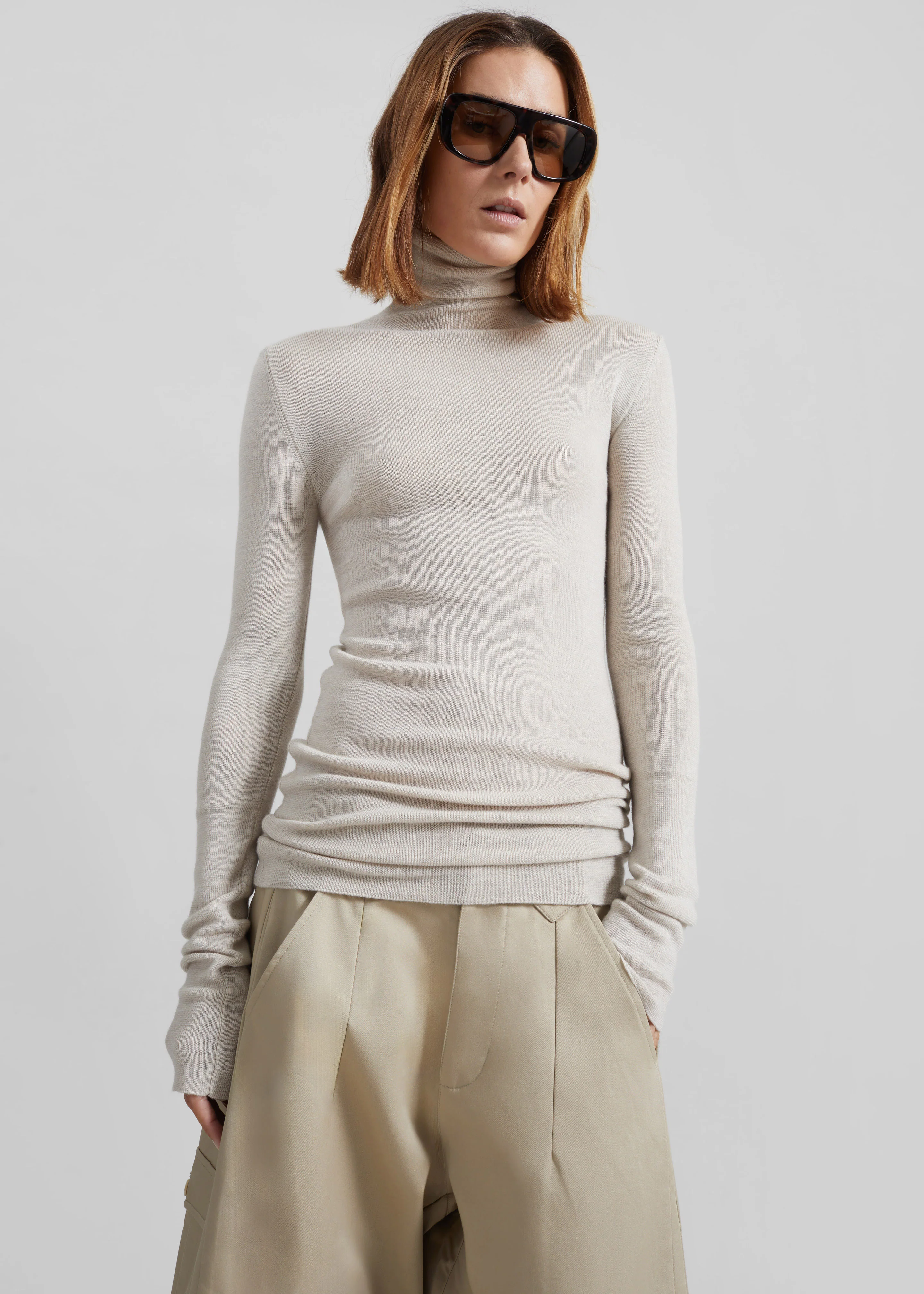 Covert Rib Slim Turtleneck - Beige