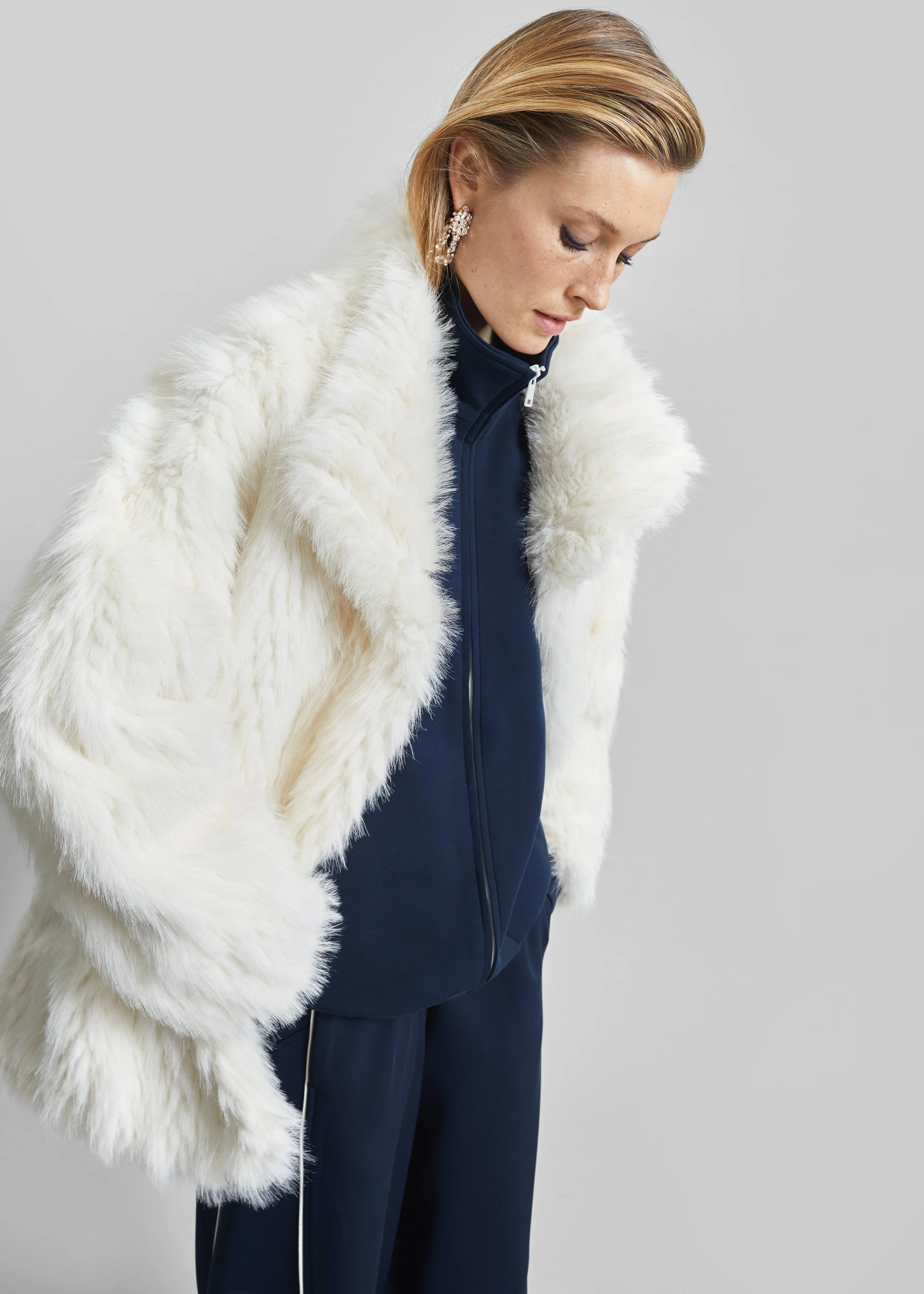 Mortisa Faux Fur Belted Short Coat - Off White - Image 7