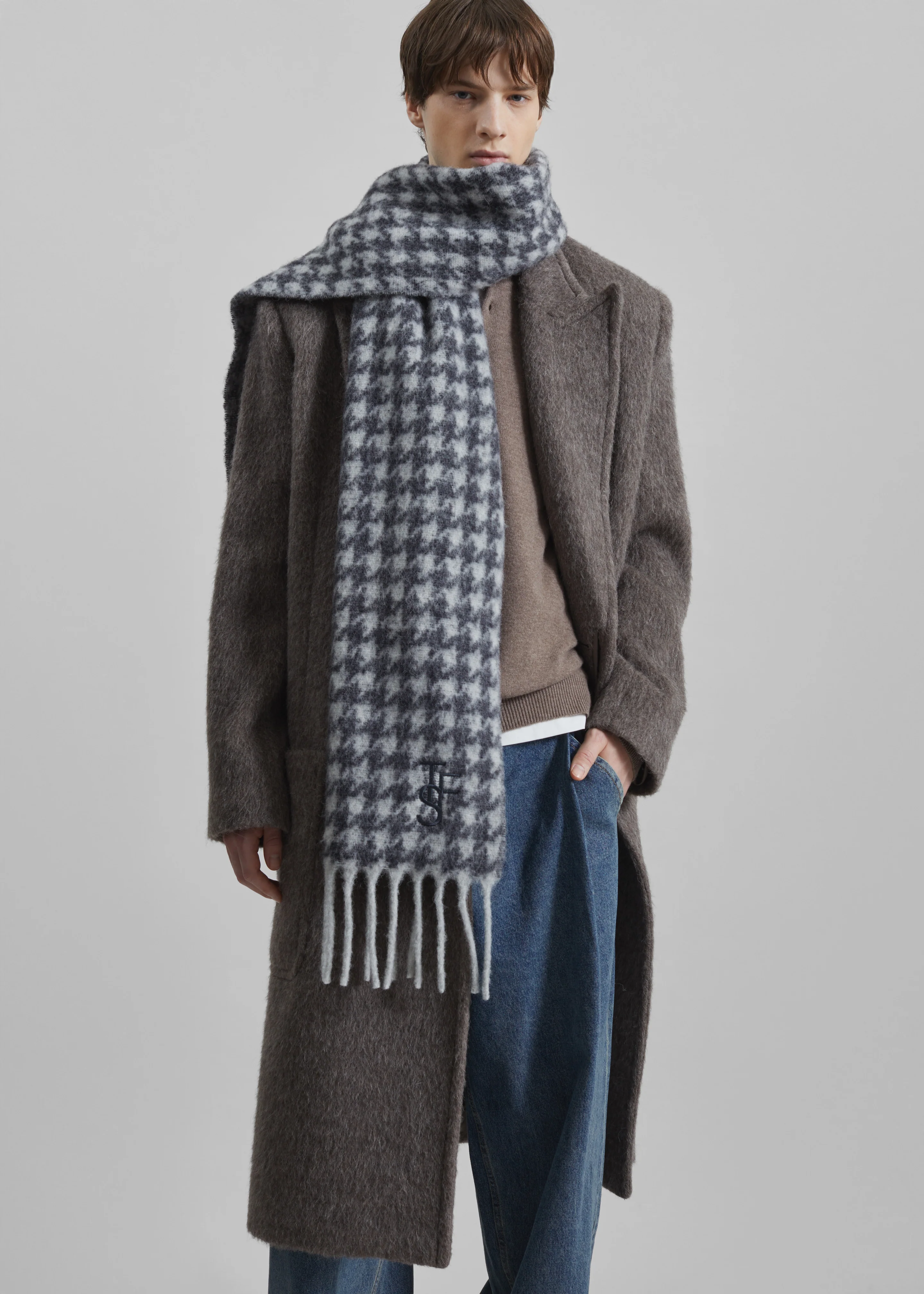 Olari Alpaca Blend Scarf - Grey Houndstooth Check - Image 6