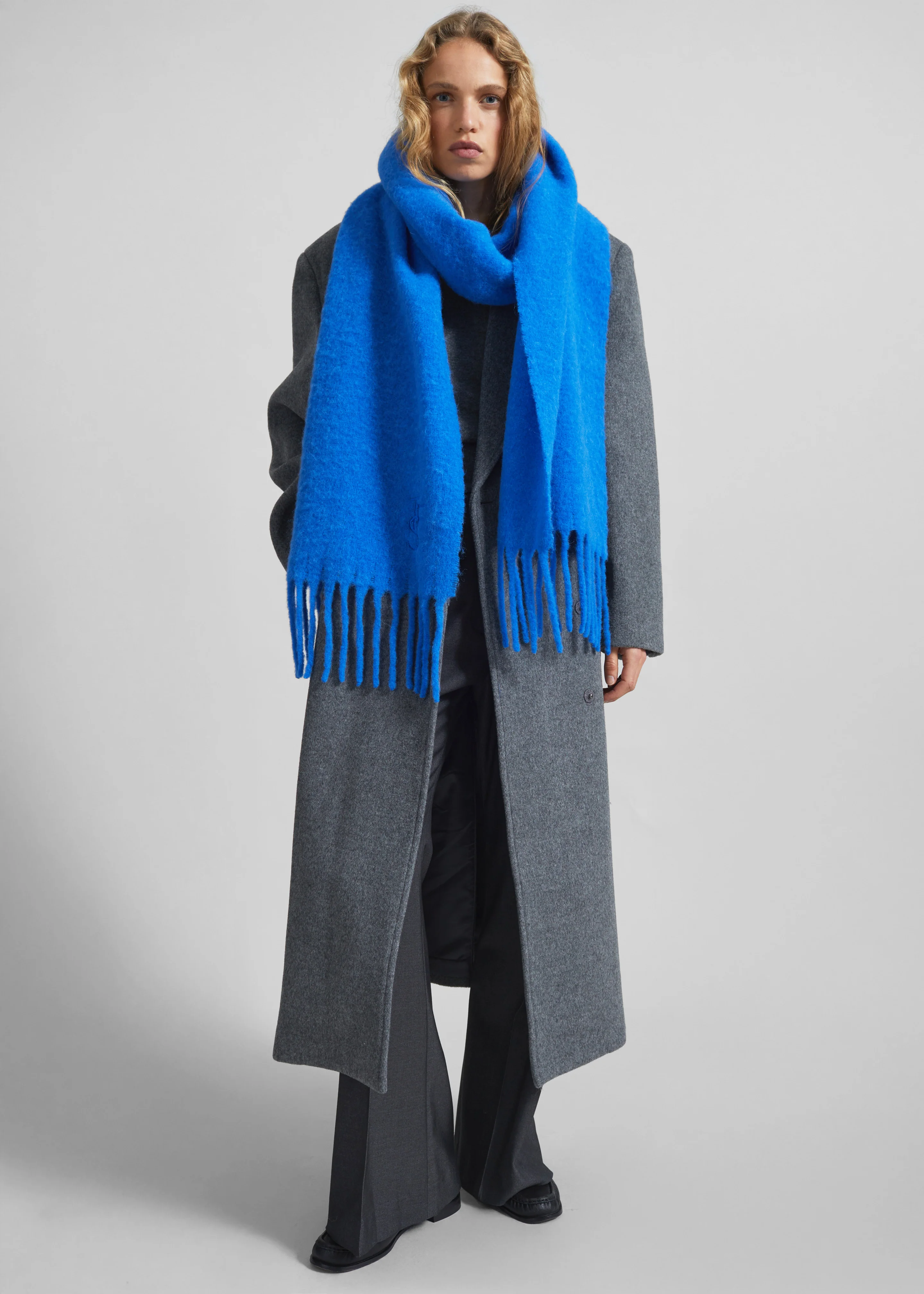 Olari Alpaca Blend Scarf - Royal Blue - Image 2